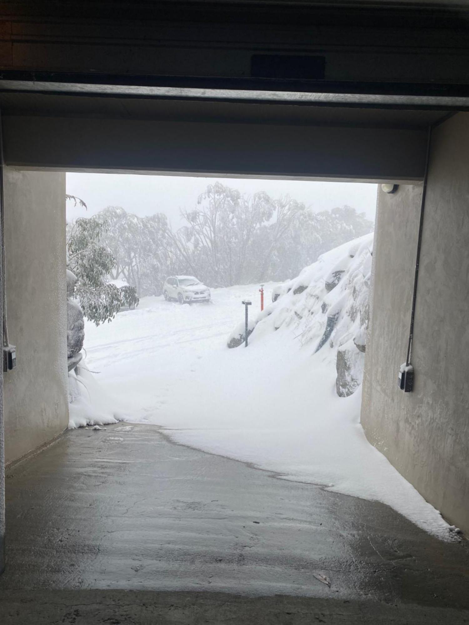 Alpine Woodsmoke Apartments Falls Creek Luaran gambar